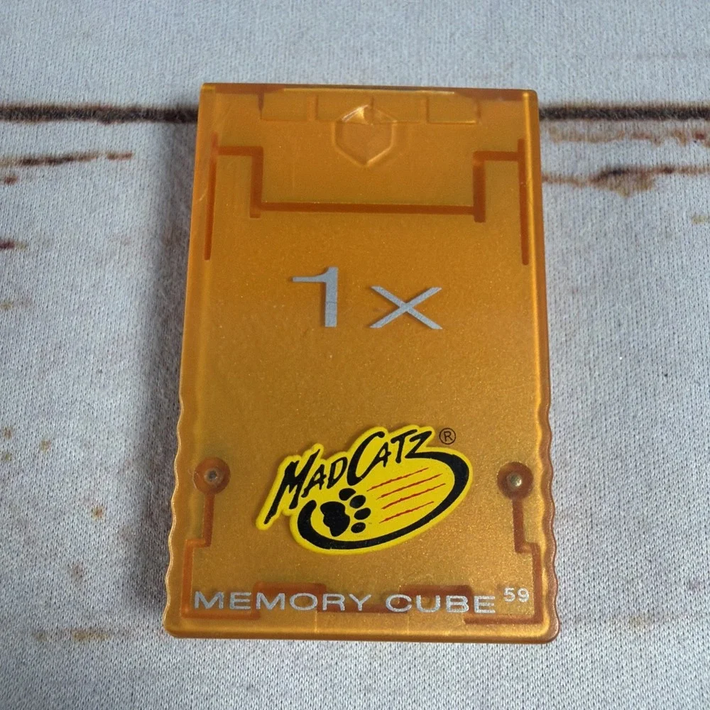 Mad Catz 1x Memory Cube Card Nintendo GameCube Gold Tested